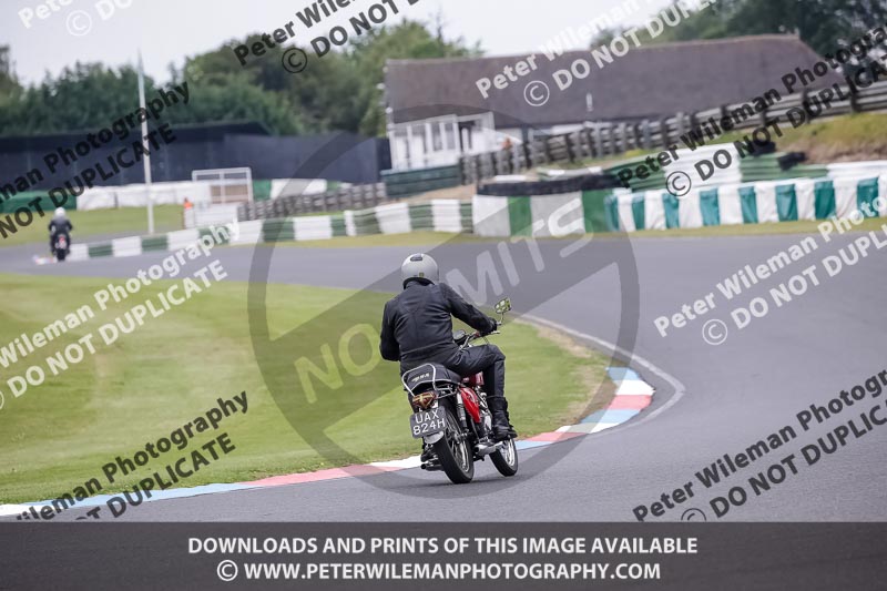 Vintage motorcycle club;eventdigitalimages;mallory park;mallory park trackday photographs;no limits trackdays;peter wileman photography;trackday digital images;trackday photos;vmcc festival 1000 bikes photographs